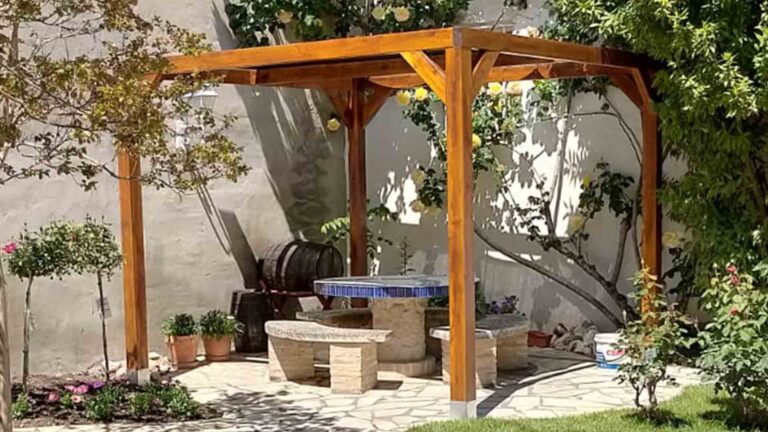 Tipos de pérgolas de madera: cuál elegir para tu jardín o terraza