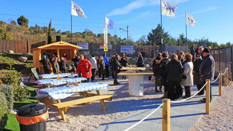 Las Increíbles Utilidades de Tener un Chiringuito de Madera en la Playa