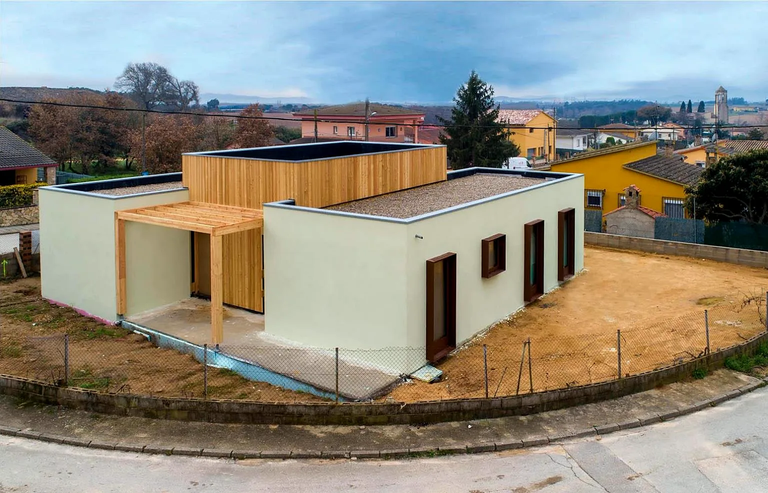 Casa de madera de entramado ligero de una planta en Sils (Girona)